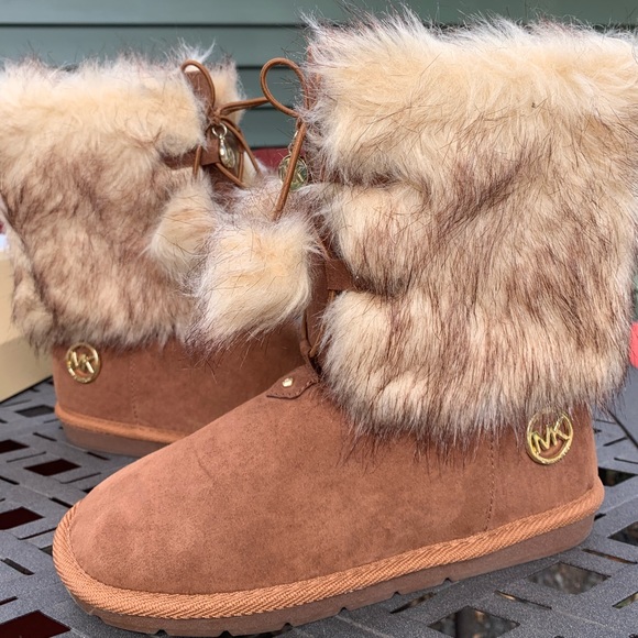 Michael Kors ALYONA Kids Boot - Picture 1 of 6